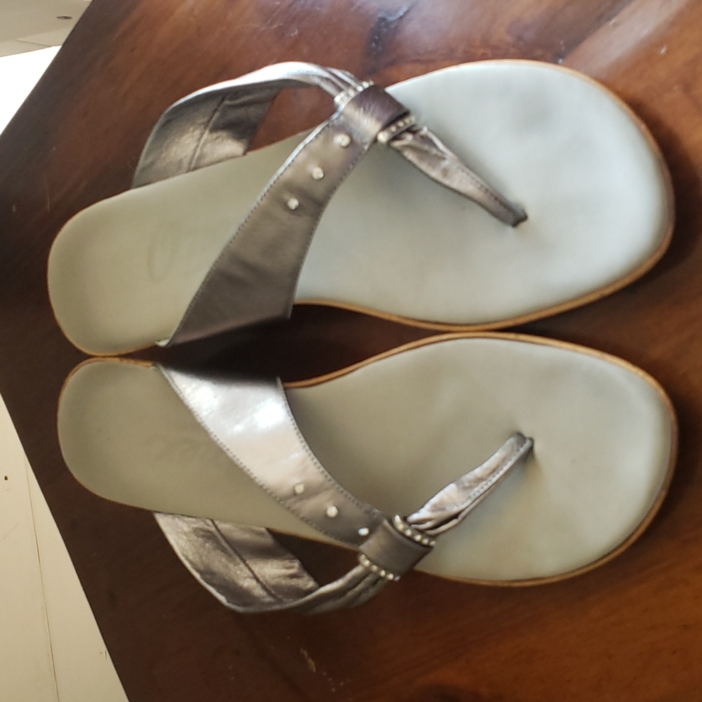 Onex sandals